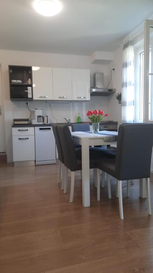 Beach Apartment Kate With Sea View, Balcony And Parking, Murter, Dalmatia Exterior foto